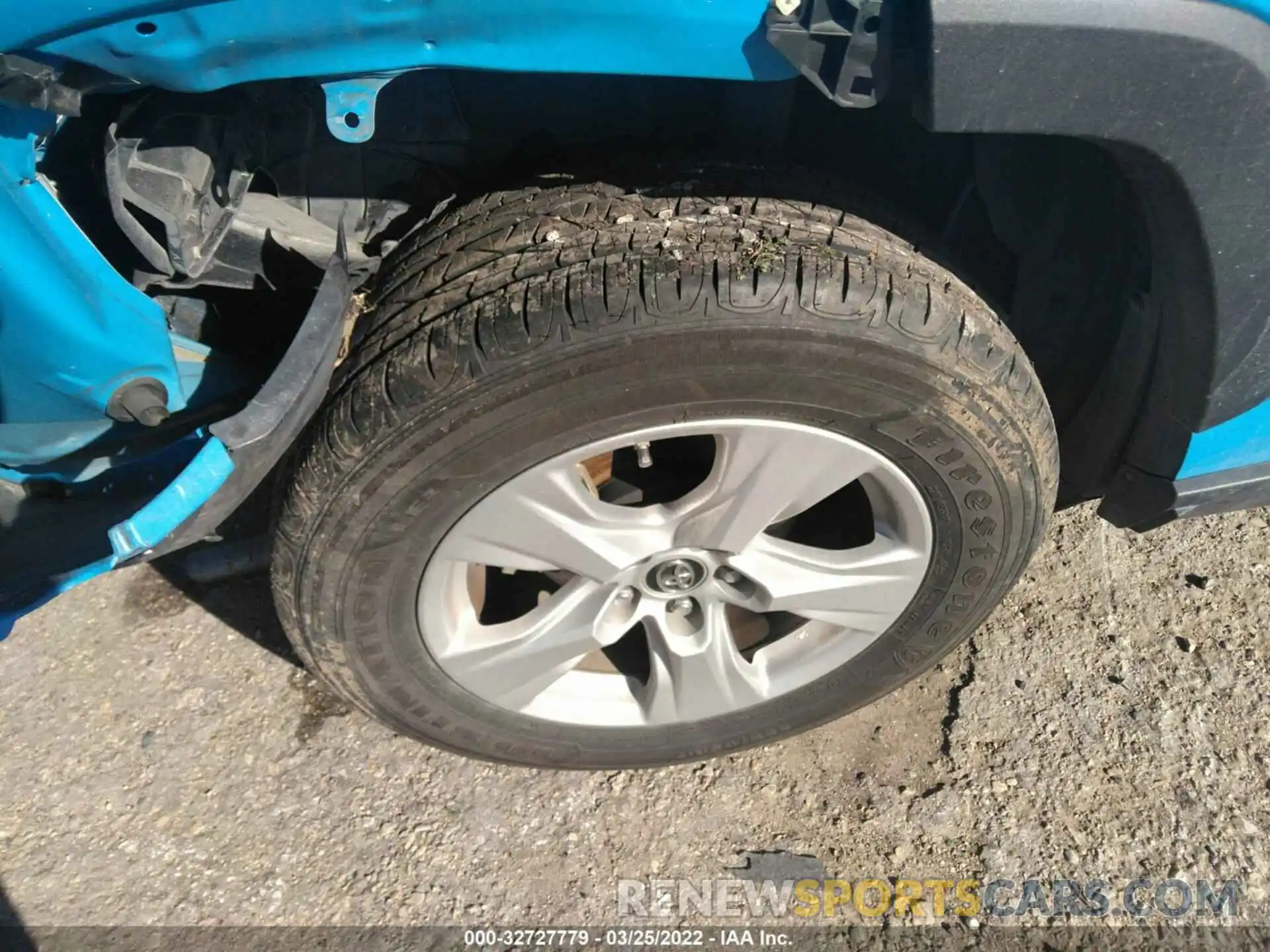 15 Photograph of a damaged car JTMW1RFV9KD016109 TOYOTA RAV4 2019