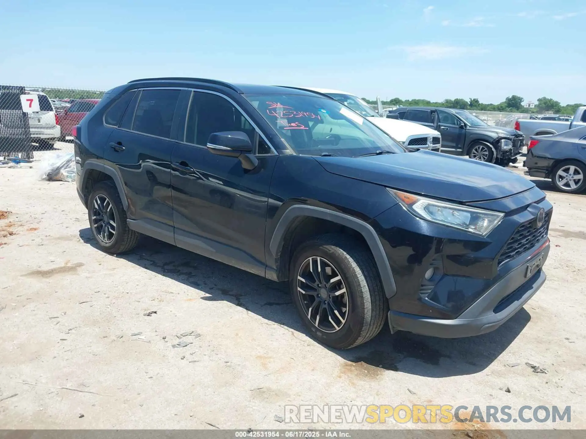1 Photograph of a damaged car JTMW1RFV9KD508137 TOYOTA RAV4 2019