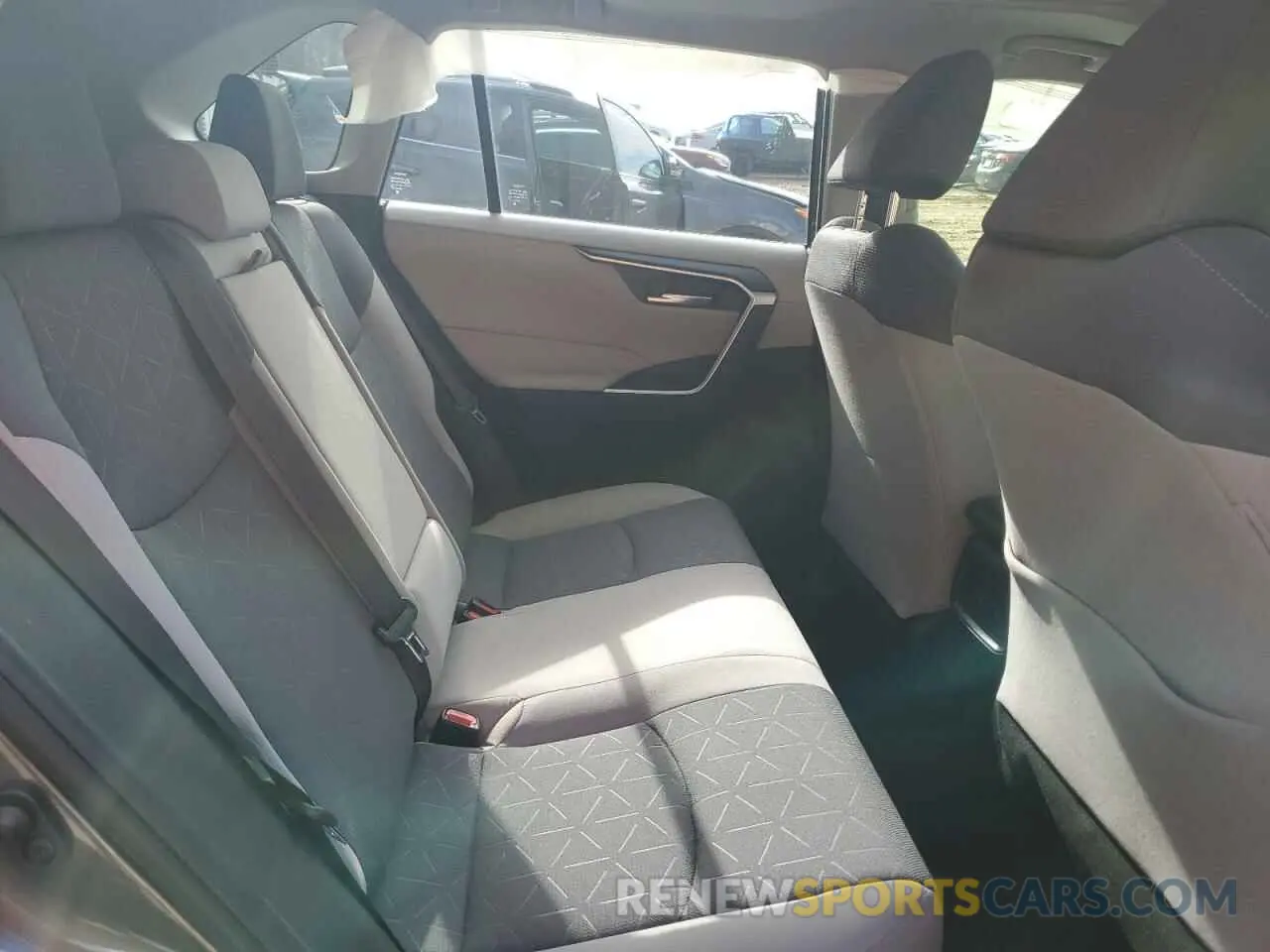 11 Photograph of a damaged car JTMW1RFV9KJ002504 TOYOTA RAV4 2019