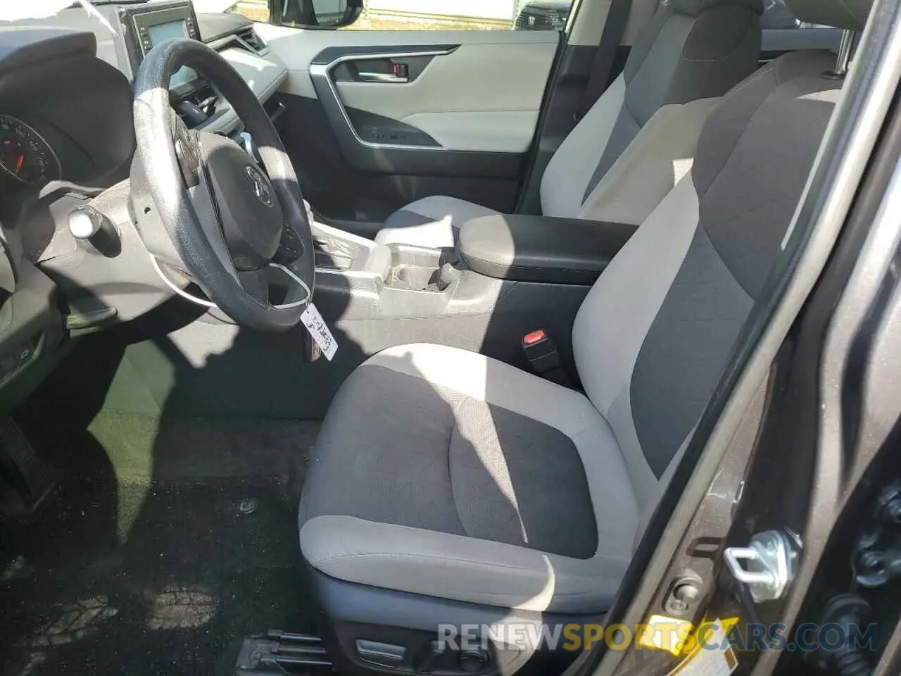 7 Photograph of a damaged car JTMW1RFV9KJ002504 TOYOTA RAV4 2019