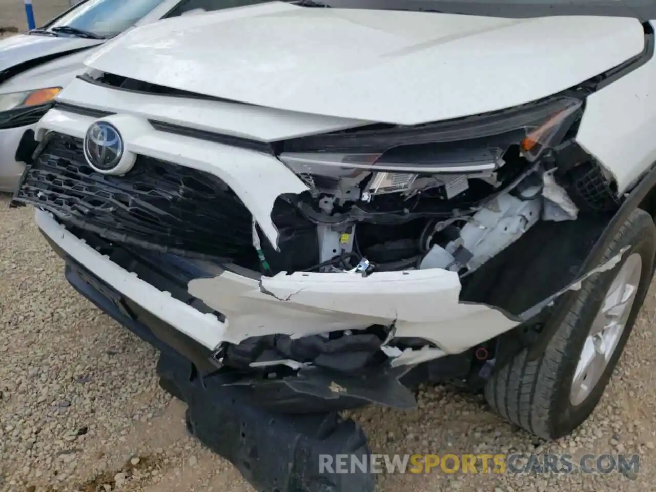 9 Photograph of a damaged car JTMW1RFV9KJ008240 TOYOTA RAV4 2019