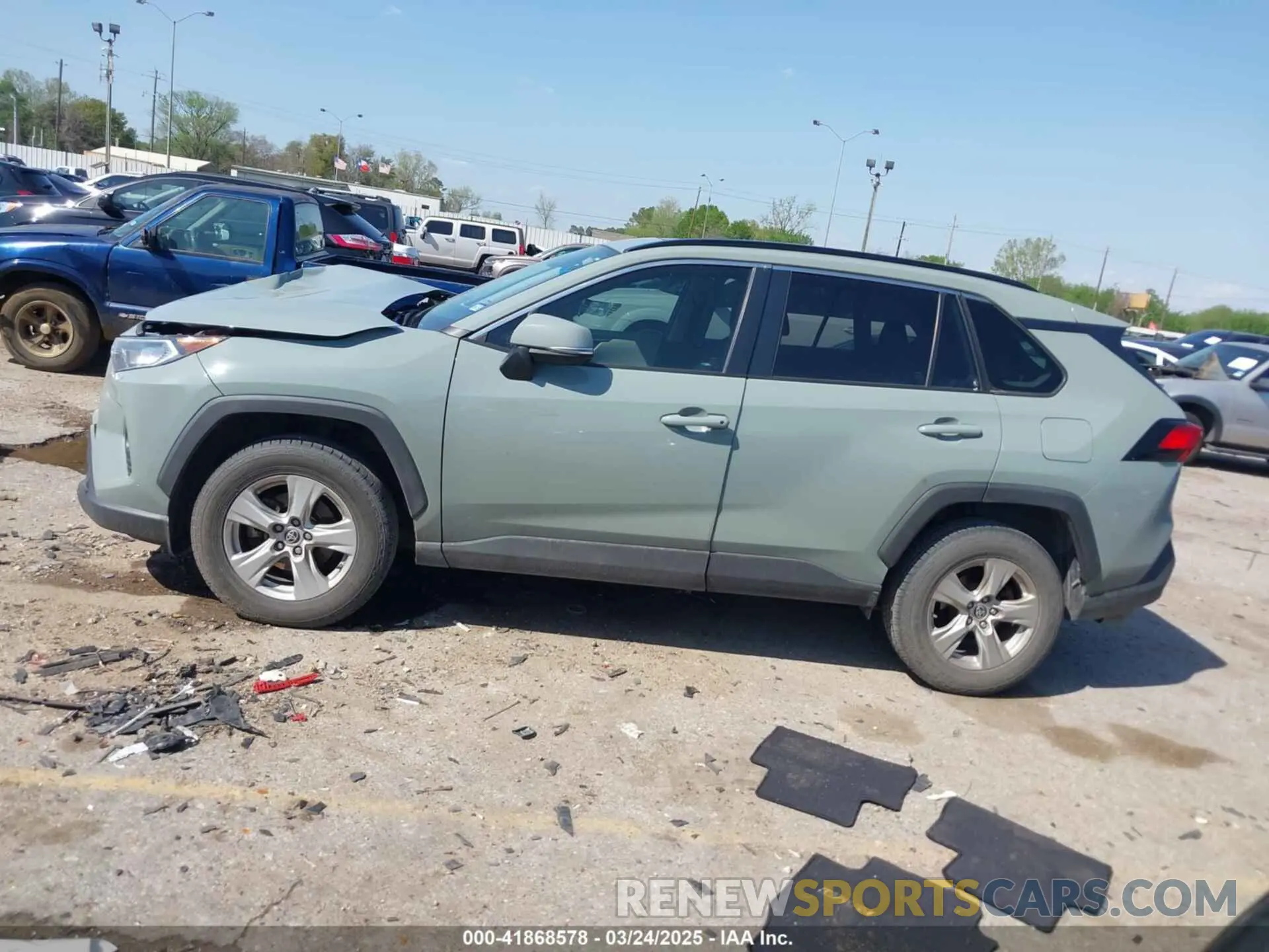 14 Photograph of a damaged car JTMW1RFVXKD035994 TOYOTA RAV4 2019