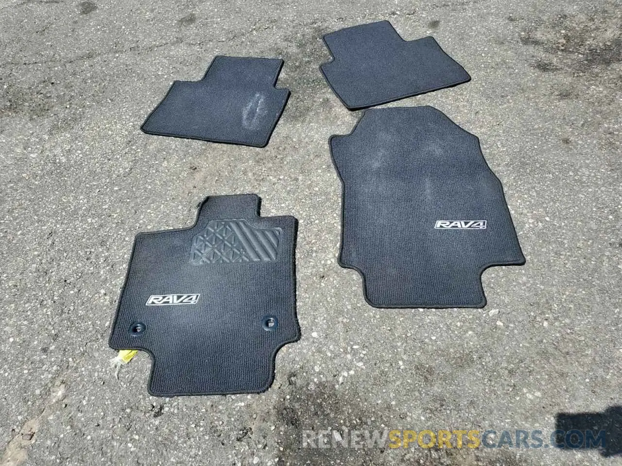13 Photograph of a damaged car JTMW1RFVXKD037941 TOYOTA RAV4 2019