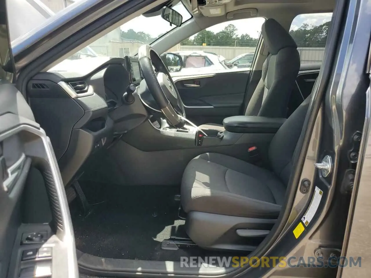 7 Photograph of a damaged car JTMW1RFVXKD037941 TOYOTA RAV4 2019