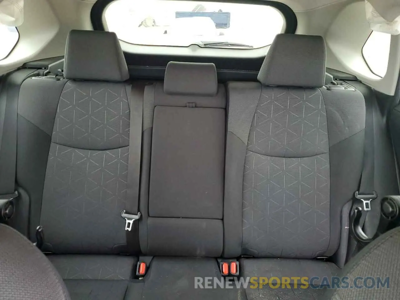 10 Photograph of a damaged car JTMW1RFVXKD500418 TOYOTA RAV4 2019