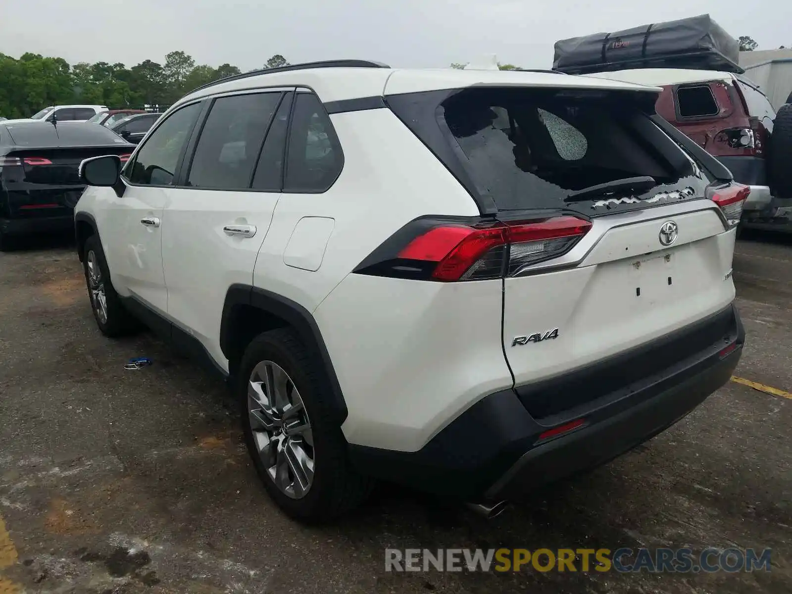 3 Photograph of a damaged car JTMY1RFV0KD513123 TOYOTA RAV4 2019