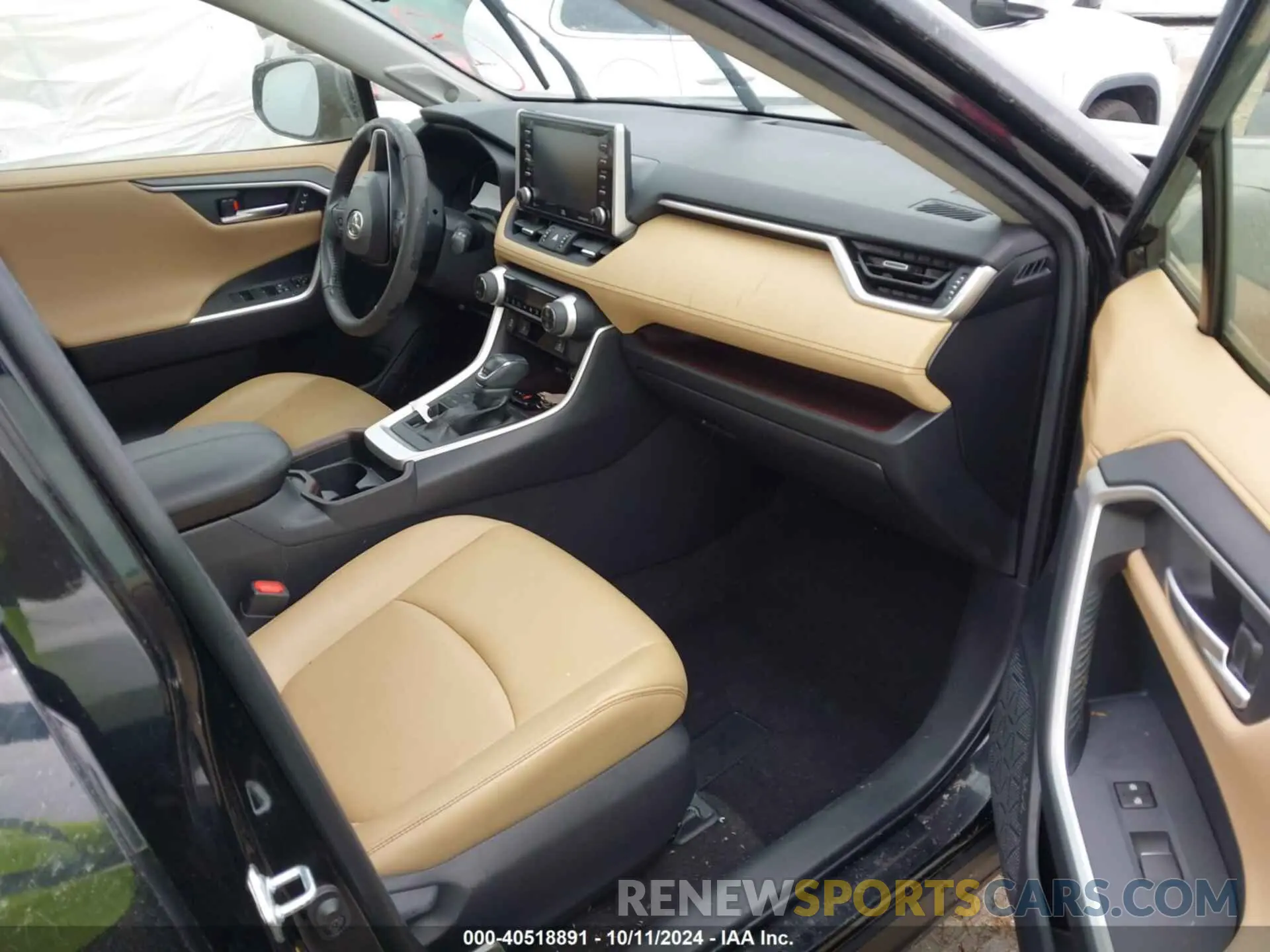 5 Photograph of a damaged car JTMY1RFV1KD500865 TOYOTA RAV4 2019