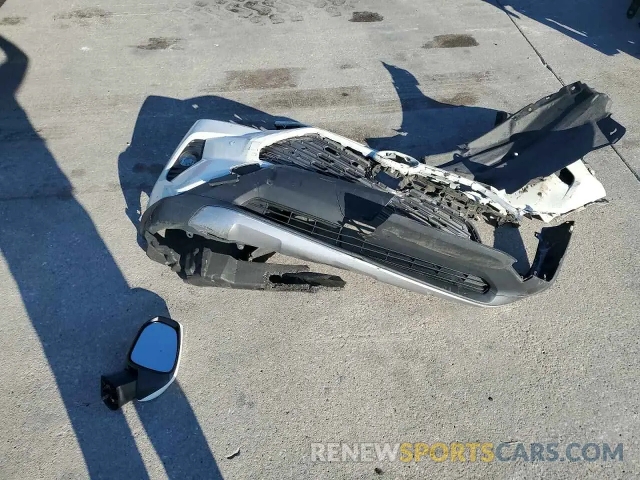 13 Photograph of a damaged car JTMY1RFV5KD008761 TOYOTA RAV4 2019