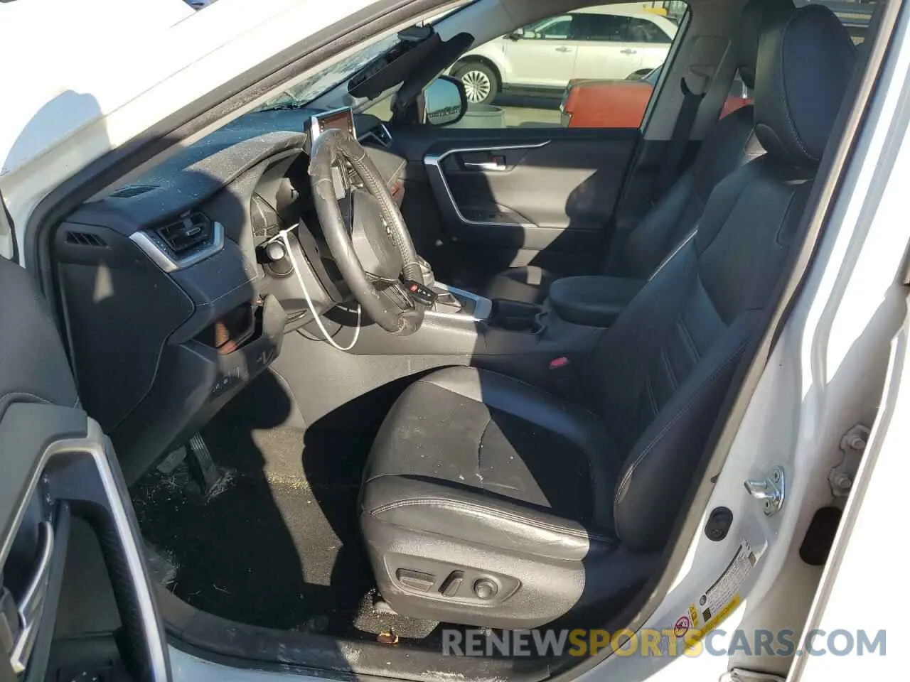 7 Photograph of a damaged car JTMY1RFV5KD008761 TOYOTA RAV4 2019