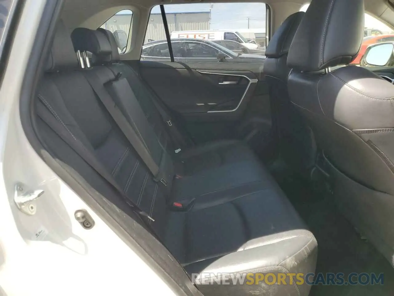 11 Photograph of a damaged car JTMY1RFV5KD039220 TOYOTA RAV4 2019
