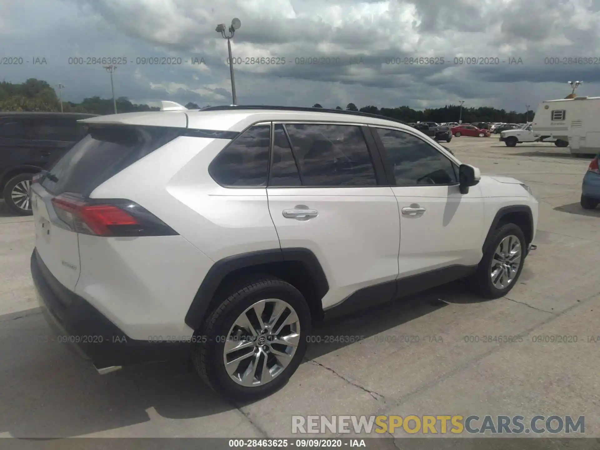 4 Photograph of a damaged car JTMY1RFV5KD501887 TOYOTA RAV4 2019