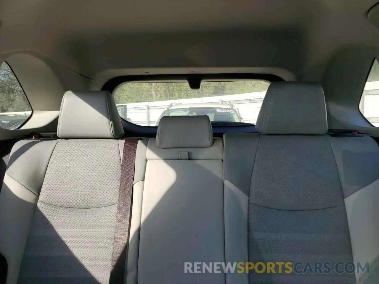 10 Photograph of a damaged car JTMY1RFV7KD008213 TOYOTA RAV4 2019