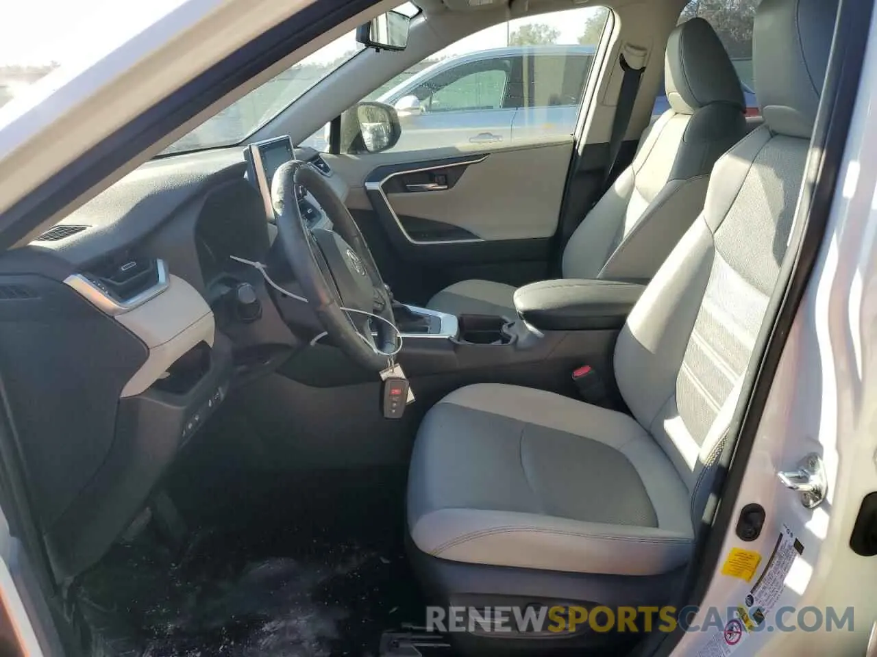 7 Photograph of a damaged car JTMY1RFV7KD008213 TOYOTA RAV4 2019