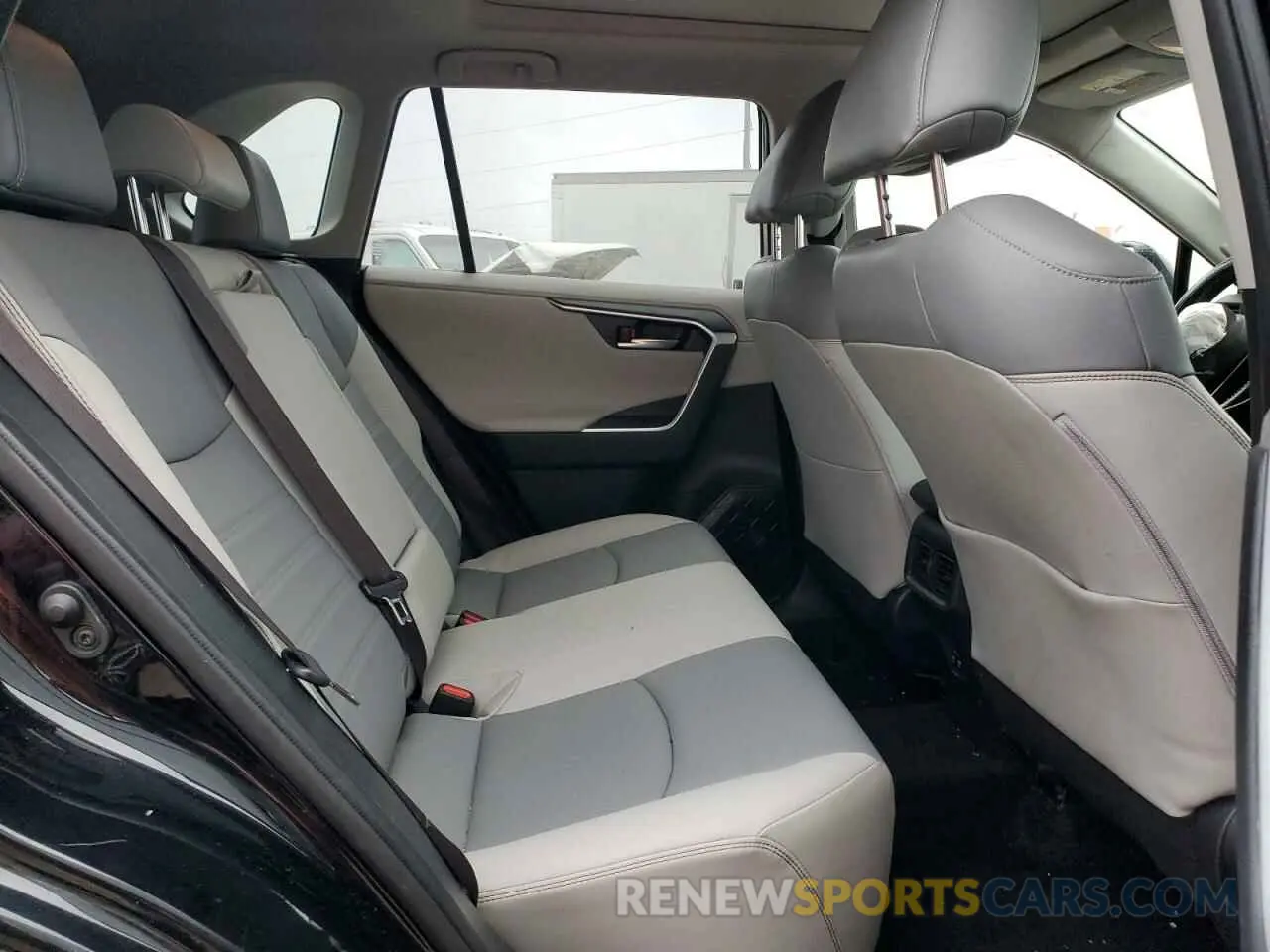 11 Photograph of a damaged car JTMY1RFV7KD515869 TOYOTA RAV4 2019