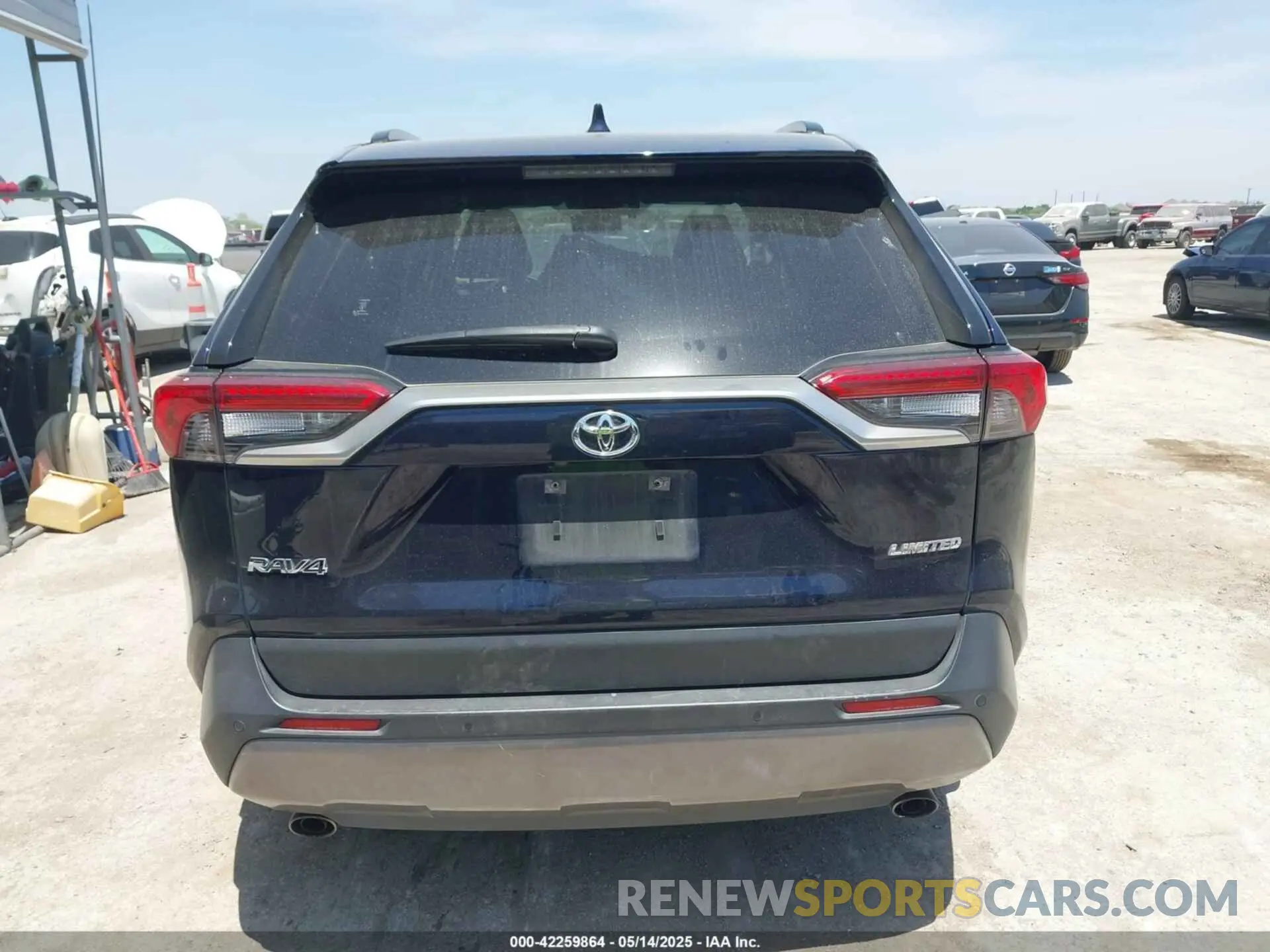 17 Photograph of a damaged car JTMY1RFV7KD516262 TOYOTA RAV4 2019