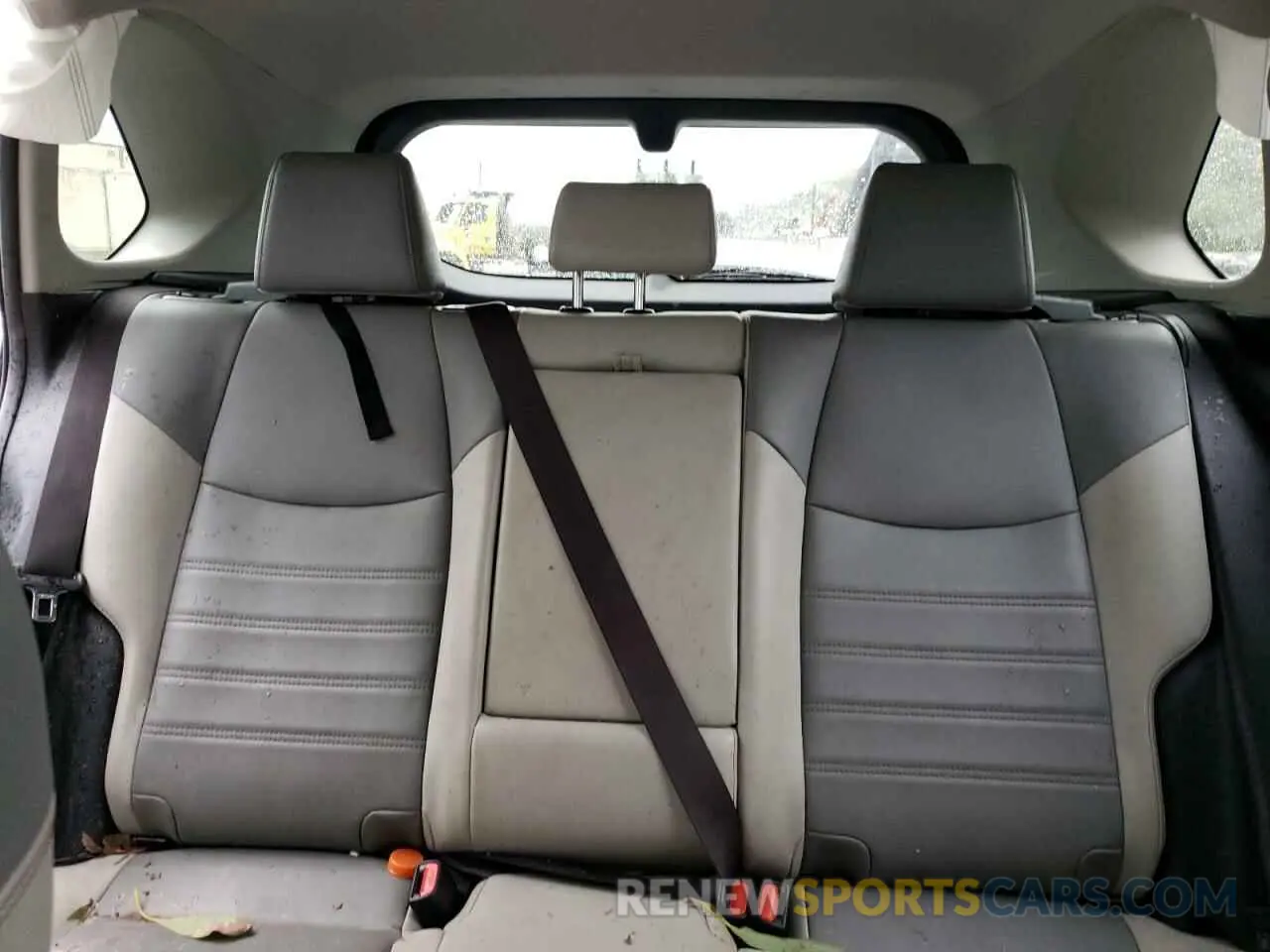 10 Photograph of a damaged car JTMY1RFV8KD516125 TOYOTA RAV4 2019