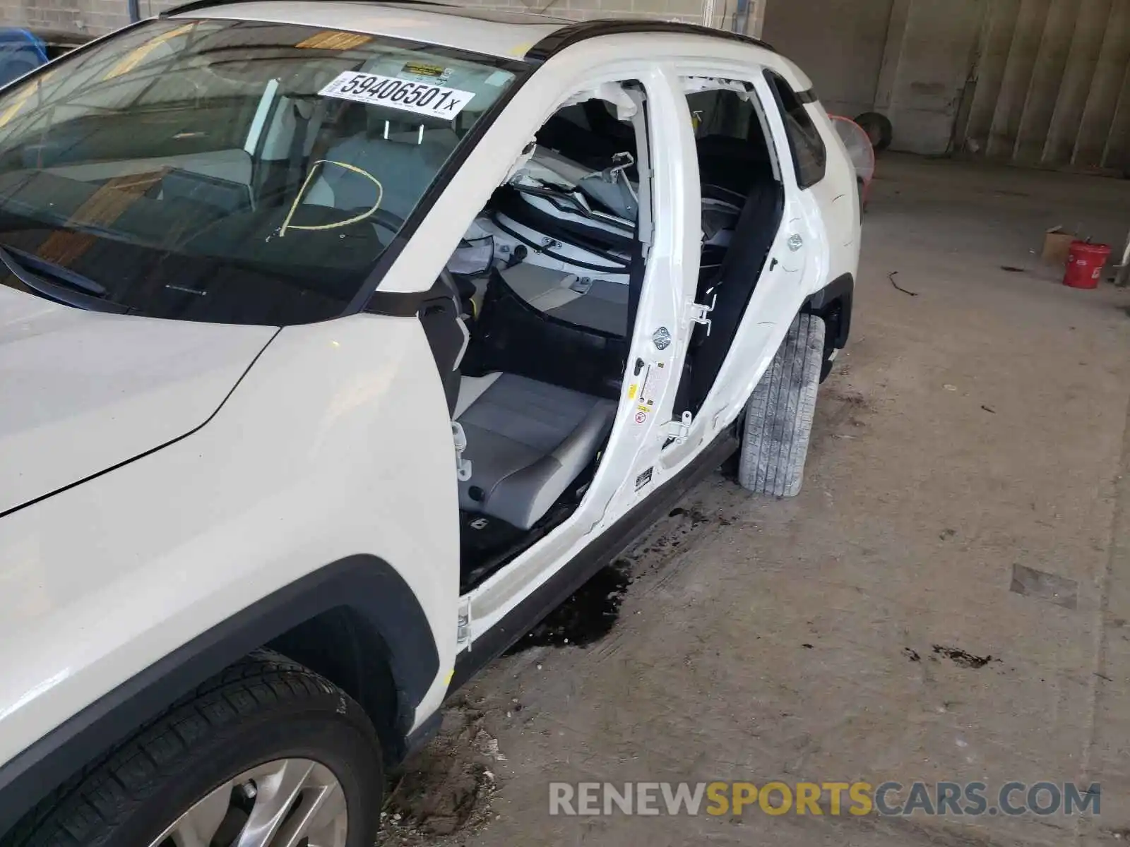 9 Photograph of a damaged car JTMY1RFV9KD509278 TOYOTA RAV4 2019