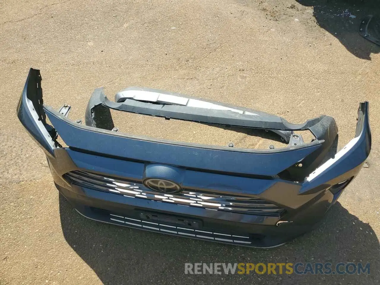 13 Photograph of a damaged car JTMY1RFVXKD028357 TOYOTA RAV4 2019