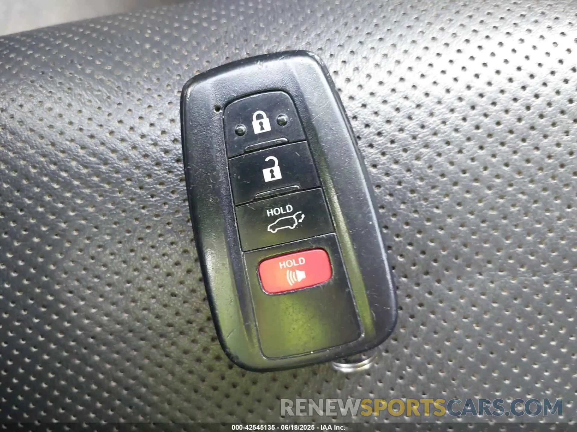 11 Photograph of a damaged car JTMY1RFVXKD503506 TOYOTA RAV4 2019