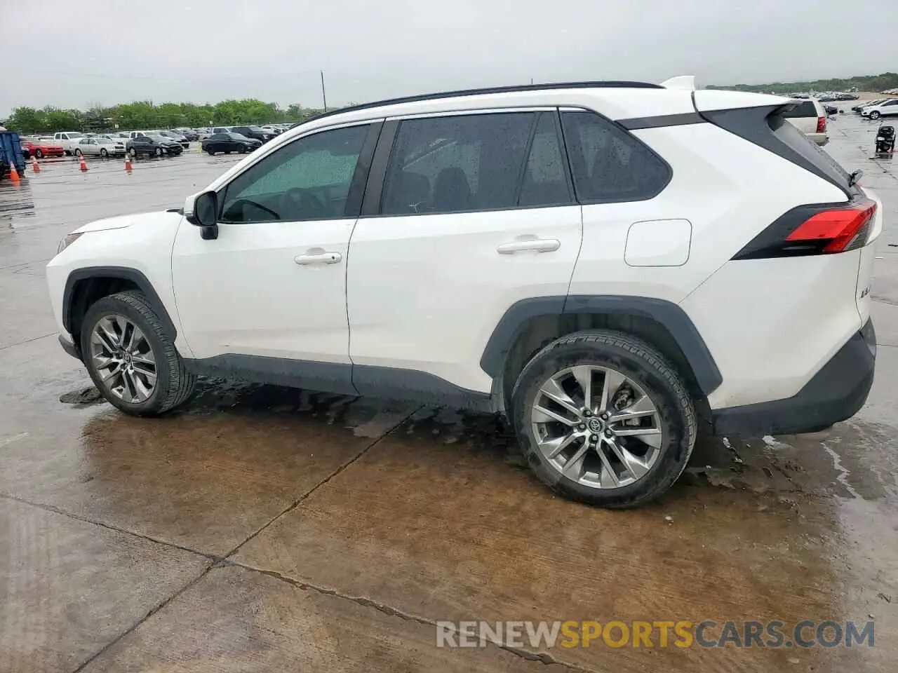 2 Photograph of a damaged car 2T3A1RFV0LC085352 TOYOTA RAV4 2020