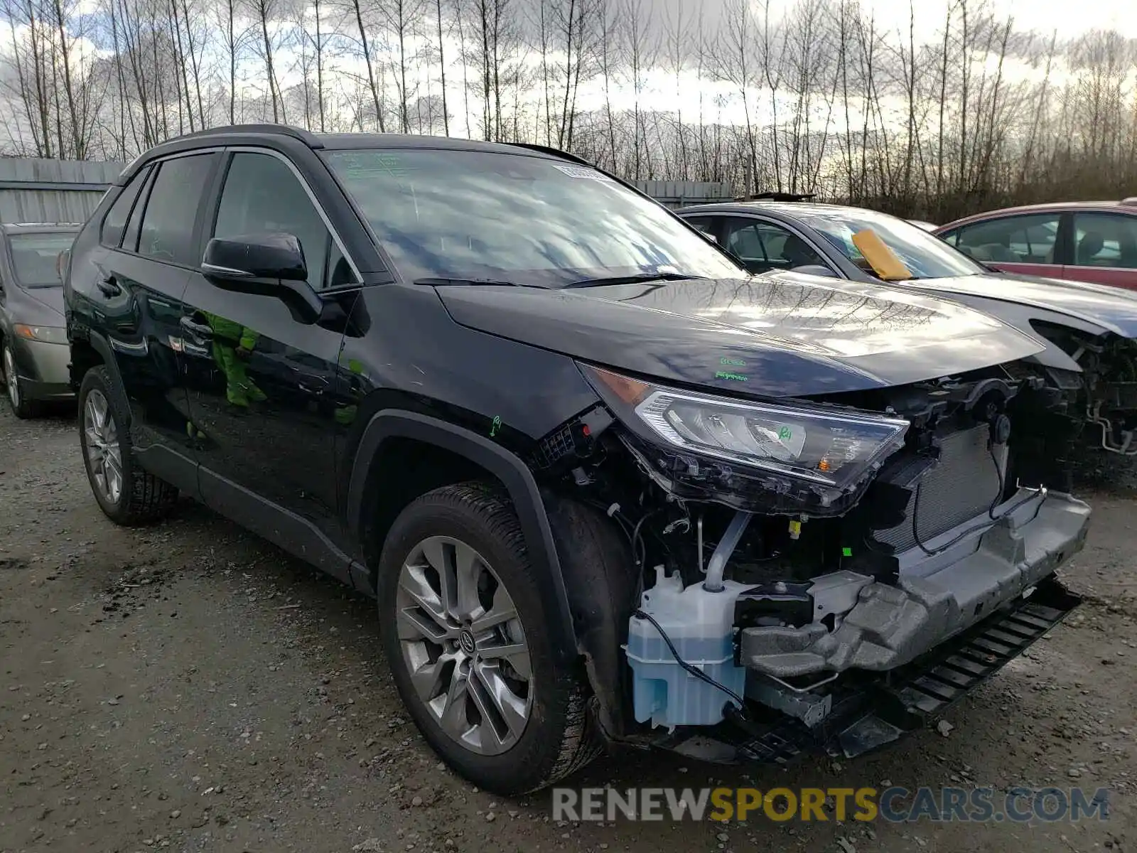 1 Photograph of a damaged car 2T3A1RFV0LC131116 TOYOTA RAV4 2020