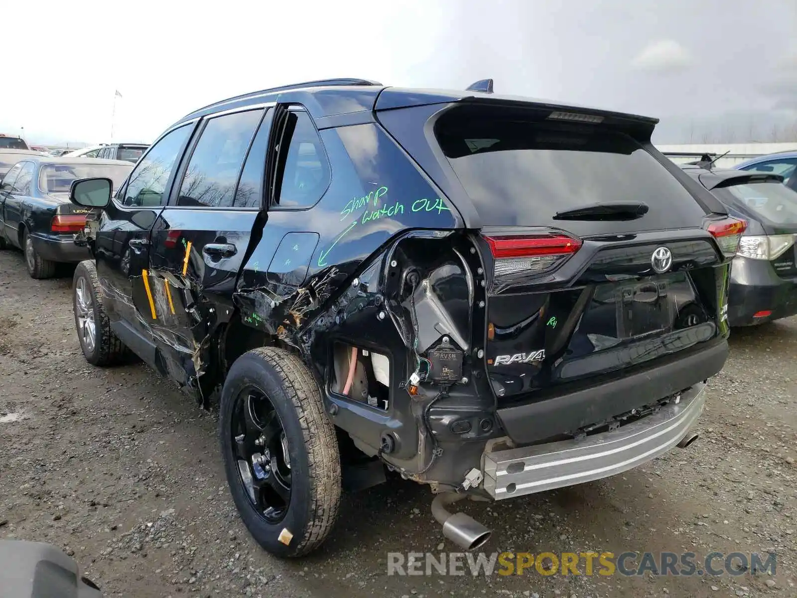 3 Photograph of a damaged car 2T3A1RFV0LC131116 TOYOTA RAV4 2020