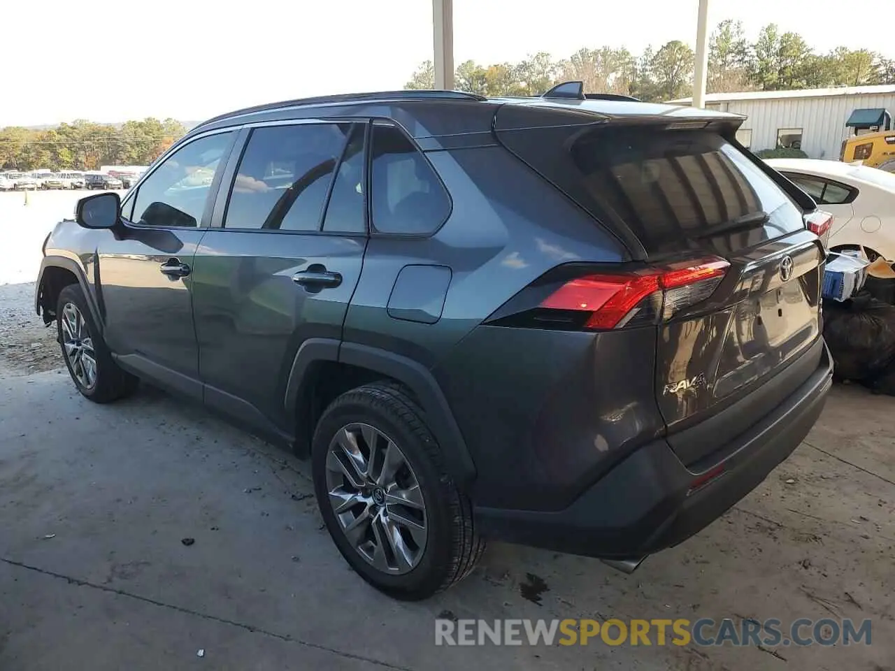 2 Photograph of a damaged car 2T3A1RFV0LW088461 TOYOTA RAV4 2020