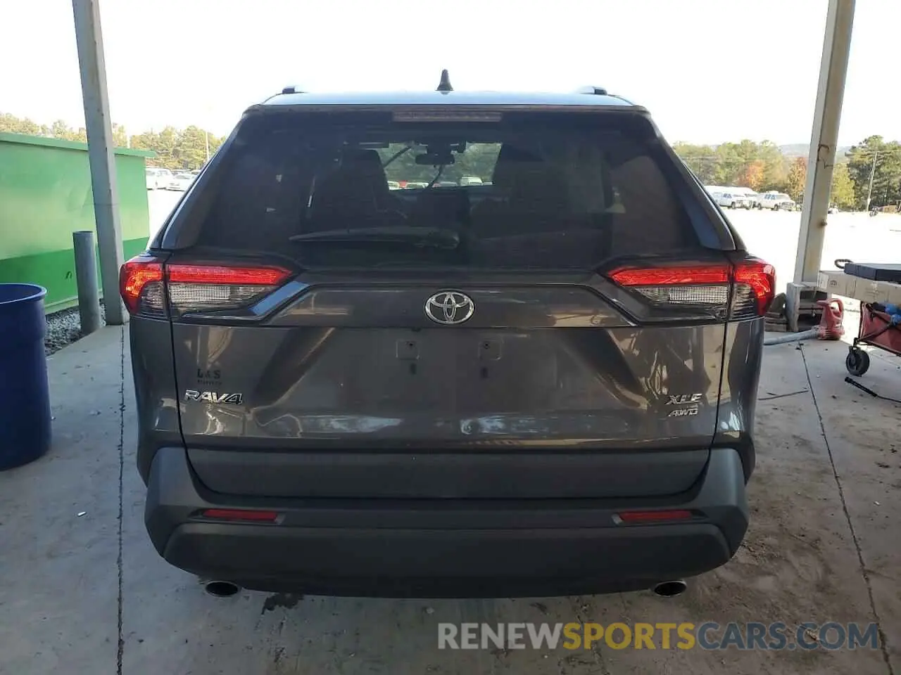 6 Photograph of a damaged car 2T3A1RFV0LW088461 TOYOTA RAV4 2020