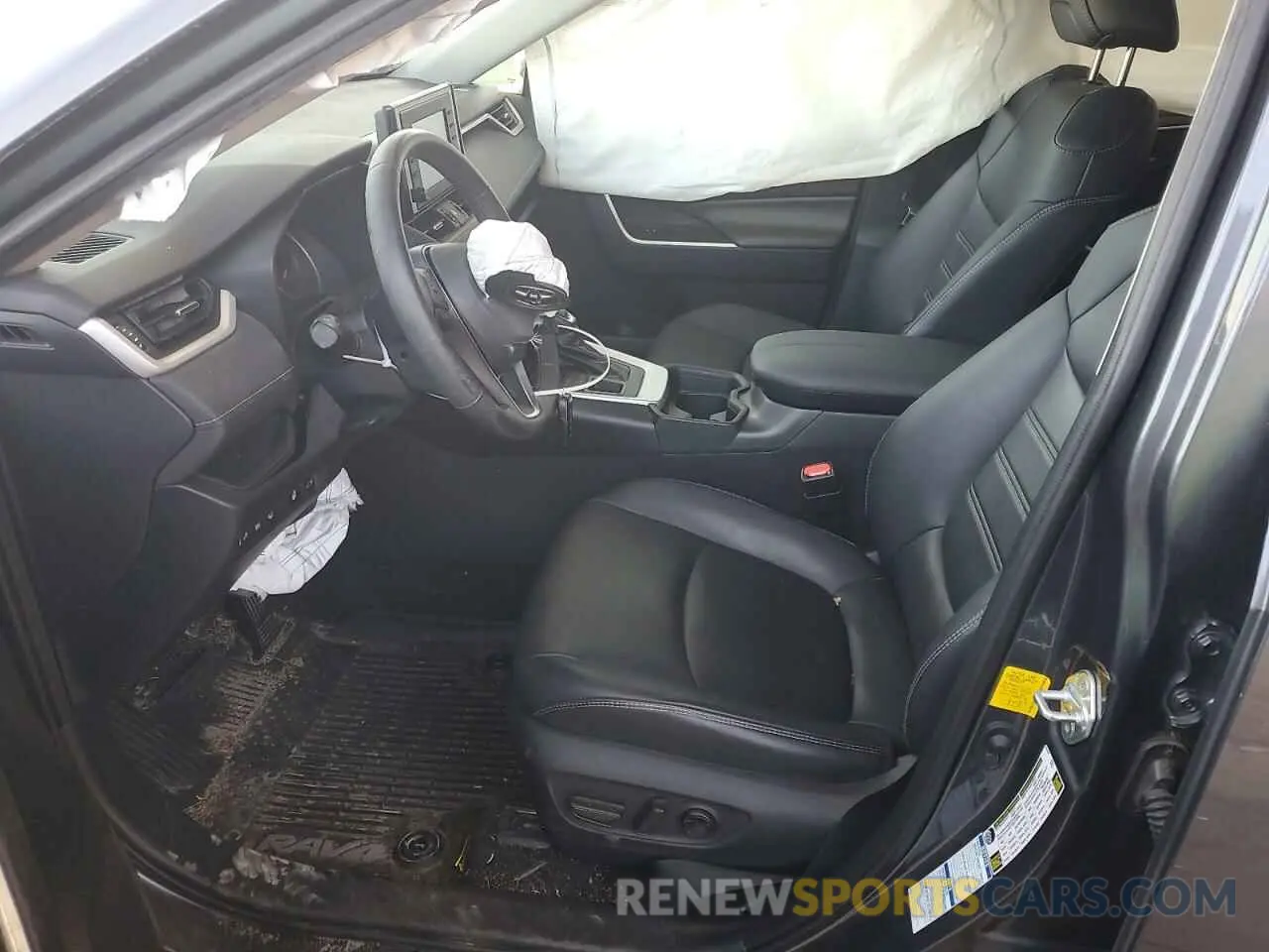 7 Photograph of a damaged car 2T3A1RFV0LW088461 TOYOTA RAV4 2020