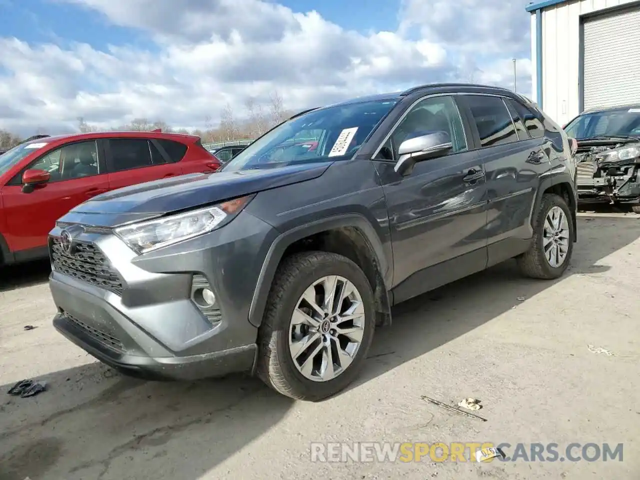 1 Photograph of a damaged car 2T3A1RFV0LW128621 TOYOTA RAV4 2020