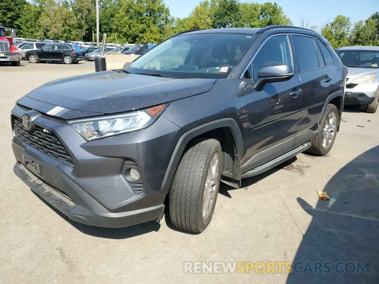 1 Photograph of a damaged car 2T3A1RFV0LW131261 TOYOTA RAV4 2020