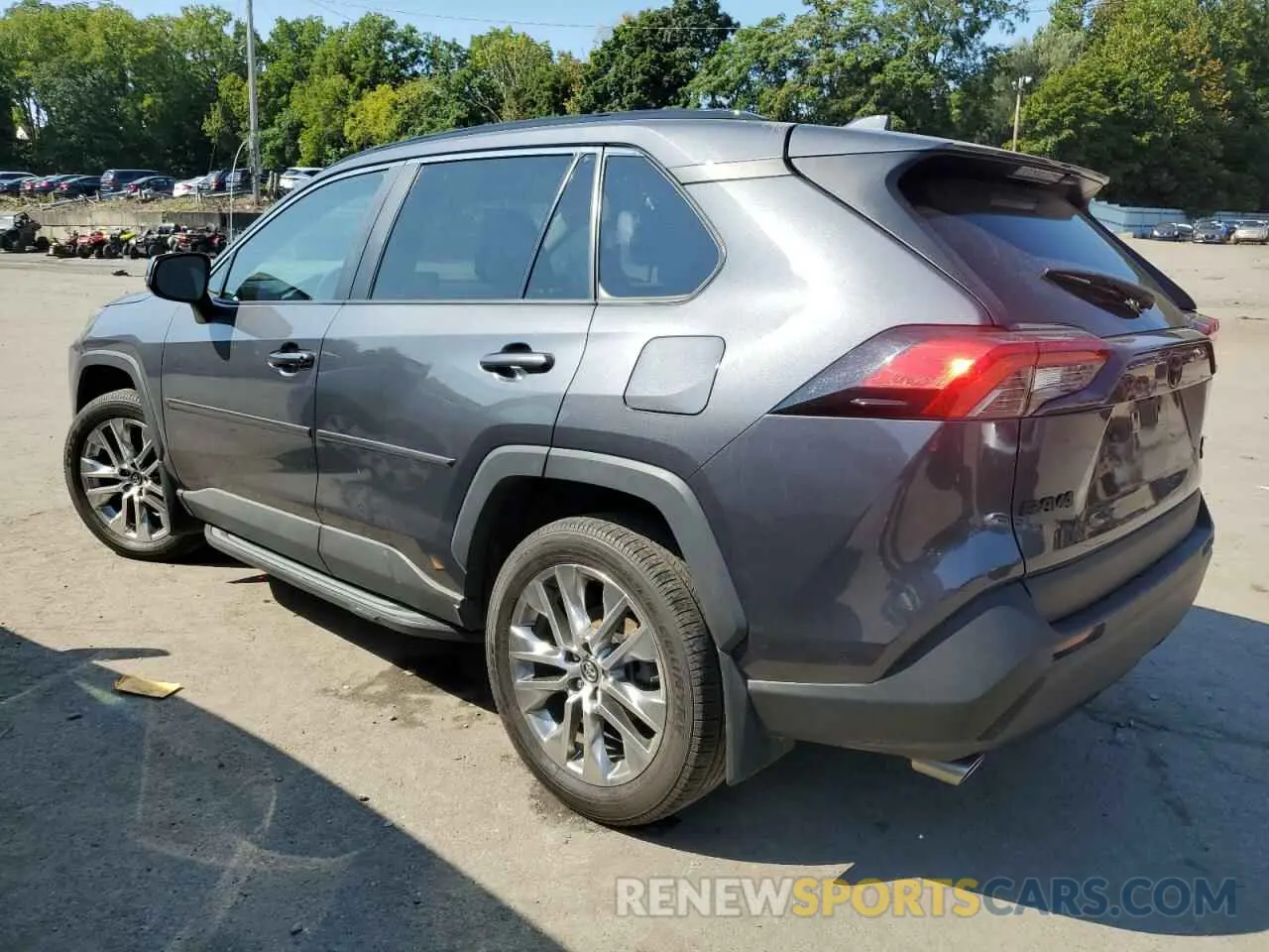 2 Photograph of a damaged car 2T3A1RFV0LW131261 TOYOTA RAV4 2020