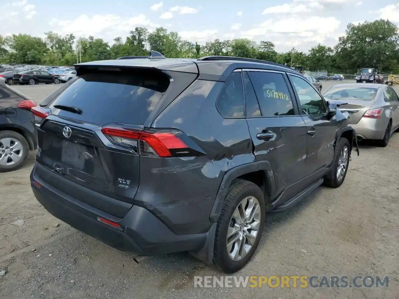 4 Photograph of a damaged car 2T3A1RFV0LW139523 TOYOTA RAV4 2020