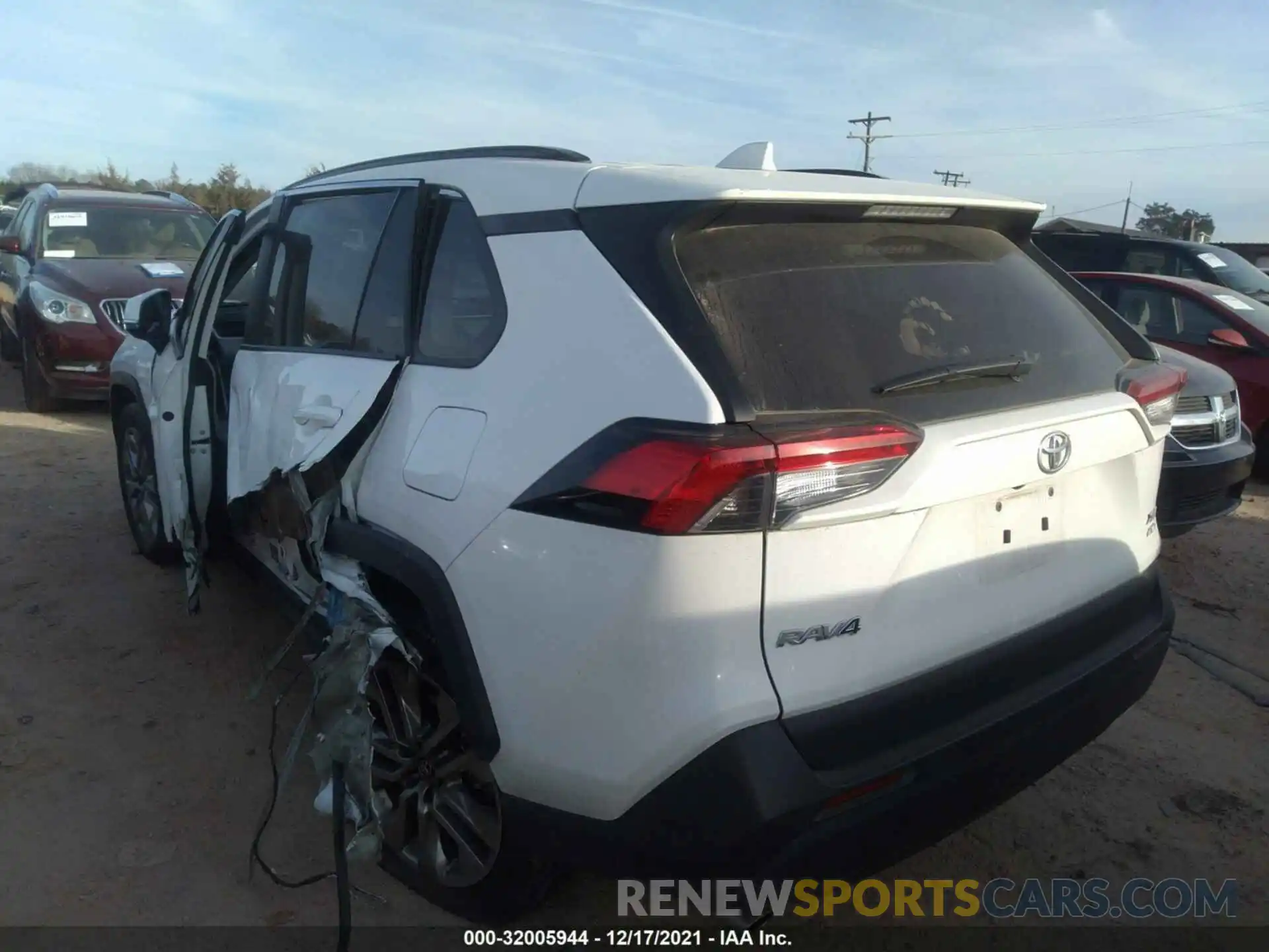 3 Photograph of a damaged car 2T3A1RFV1LC074263 TOYOTA RAV4 2020