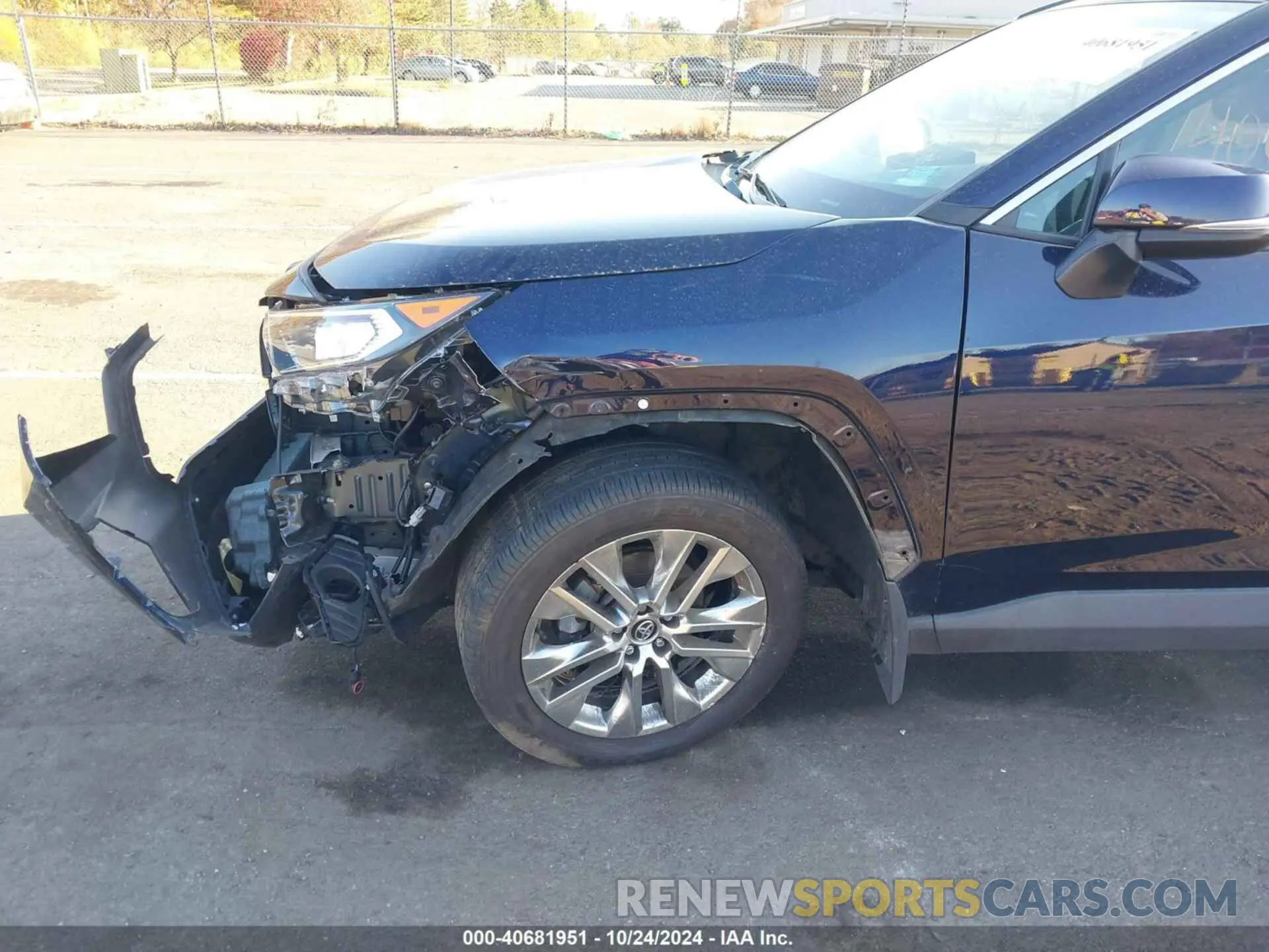 17 Photograph of a damaged car 2T3A1RFV1LC121663 TOYOTA RAV4 2020