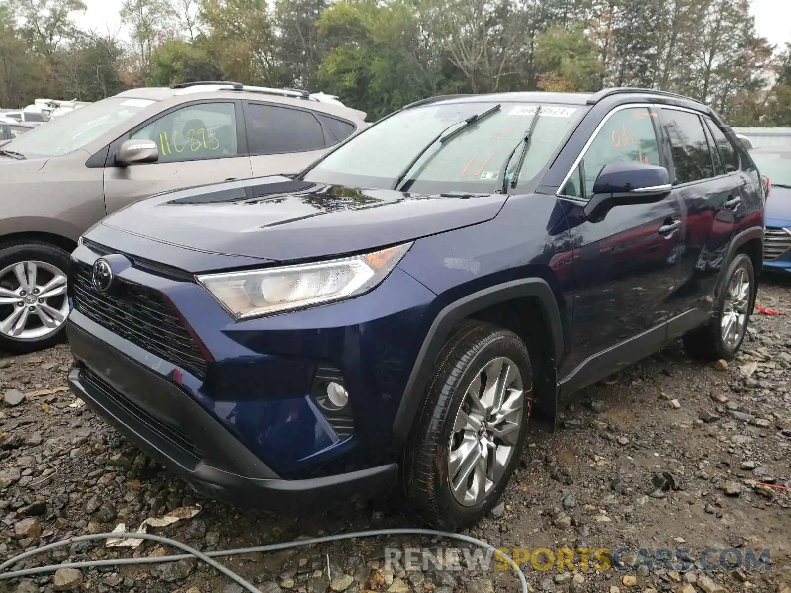 2 Photograph of a damaged car 2T3A1RFV1LW087223 TOYOTA RAV4 2020