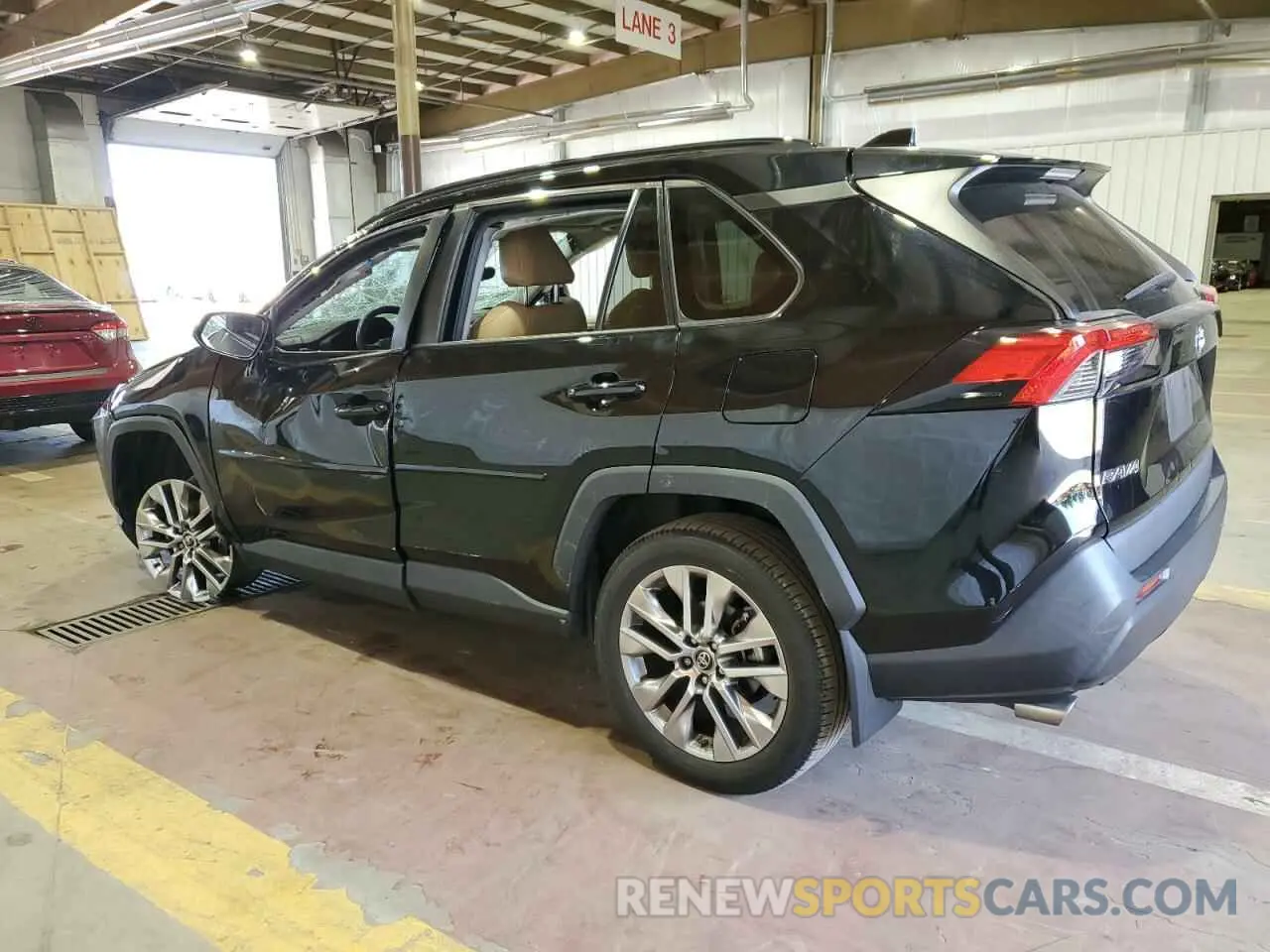 2 Photograph of a damaged car 2T3A1RFV1LW102481 TOYOTA RAV4 2020