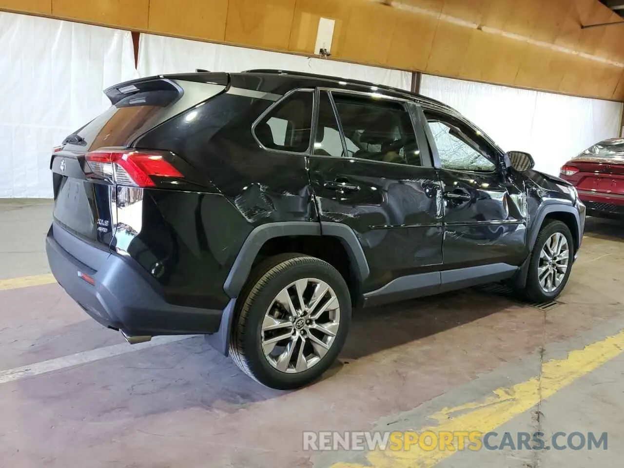 3 Photograph of a damaged car 2T3A1RFV1LW102481 TOYOTA RAV4 2020