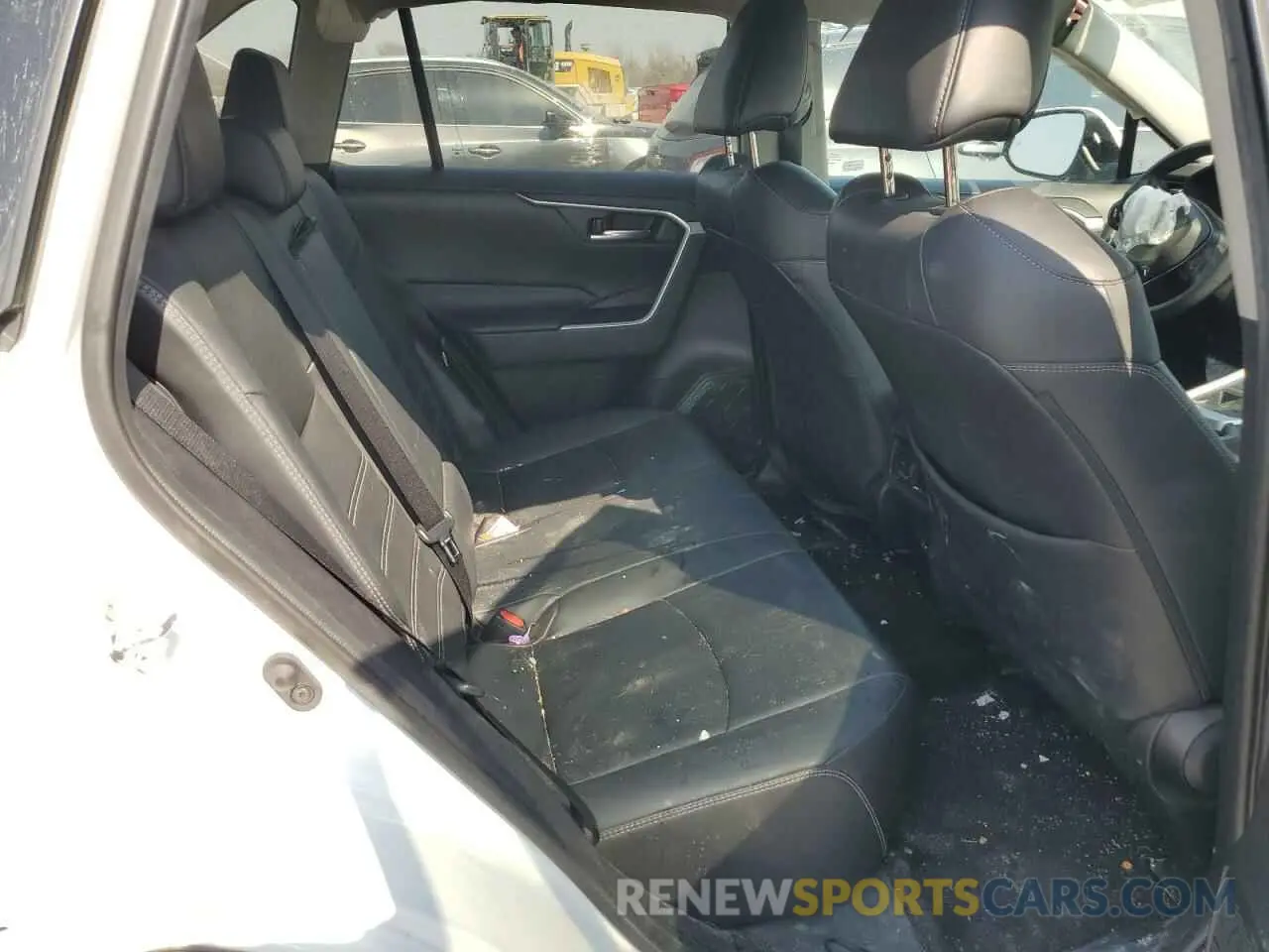 10 Photograph of a damaged car 2T3A1RFV1LW130216 TOYOTA RAV4 2020