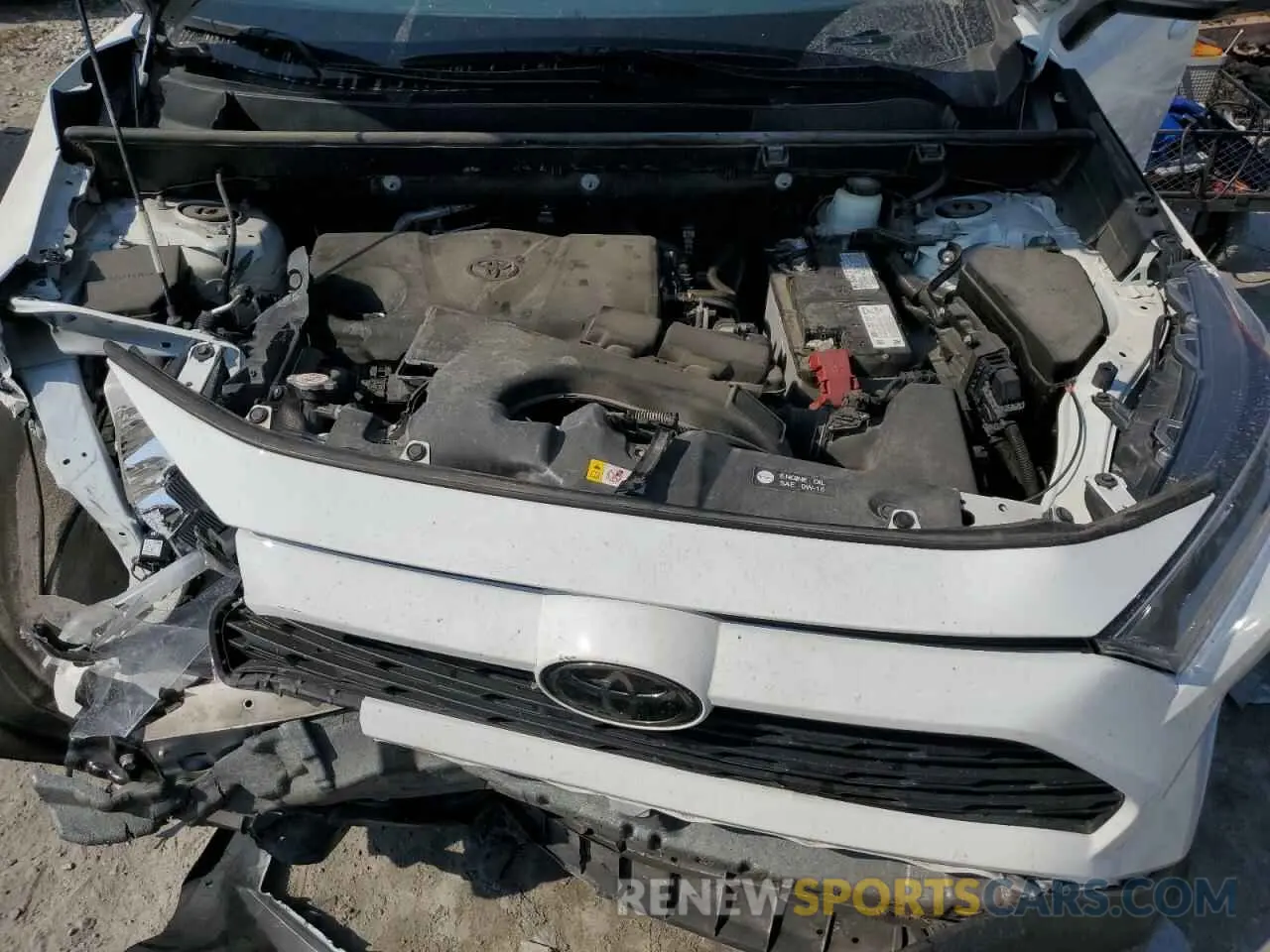 11 Photograph of a damaged car 2T3A1RFV1LW130216 TOYOTA RAV4 2020