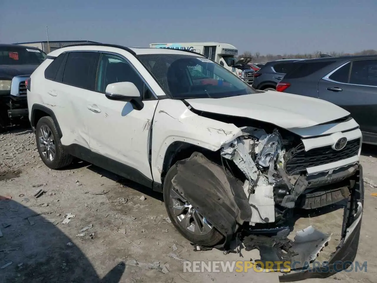 4 Photograph of a damaged car 2T3A1RFV1LW130216 TOYOTA RAV4 2020