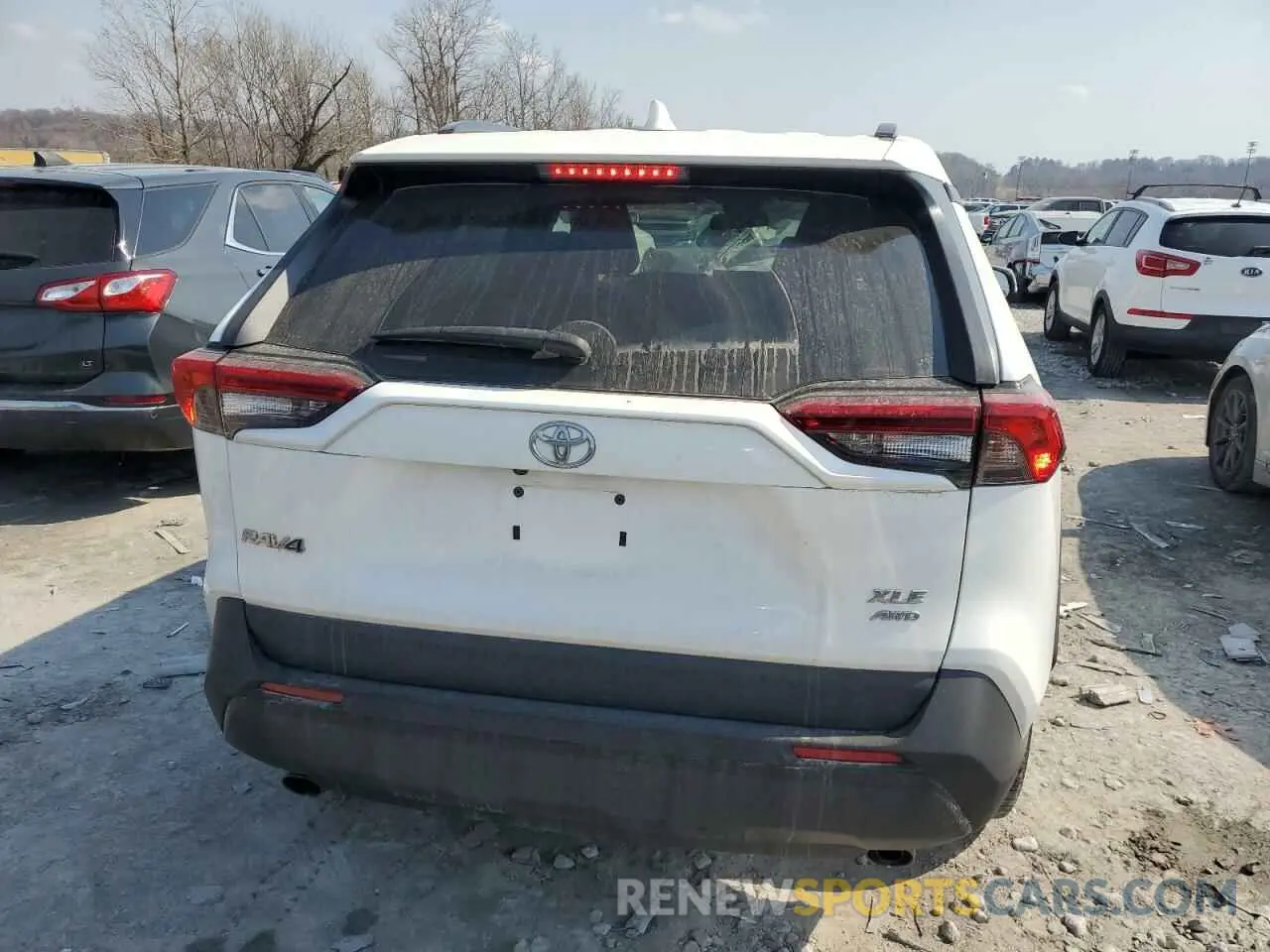 6 Photograph of a damaged car 2T3A1RFV1LW130216 TOYOTA RAV4 2020