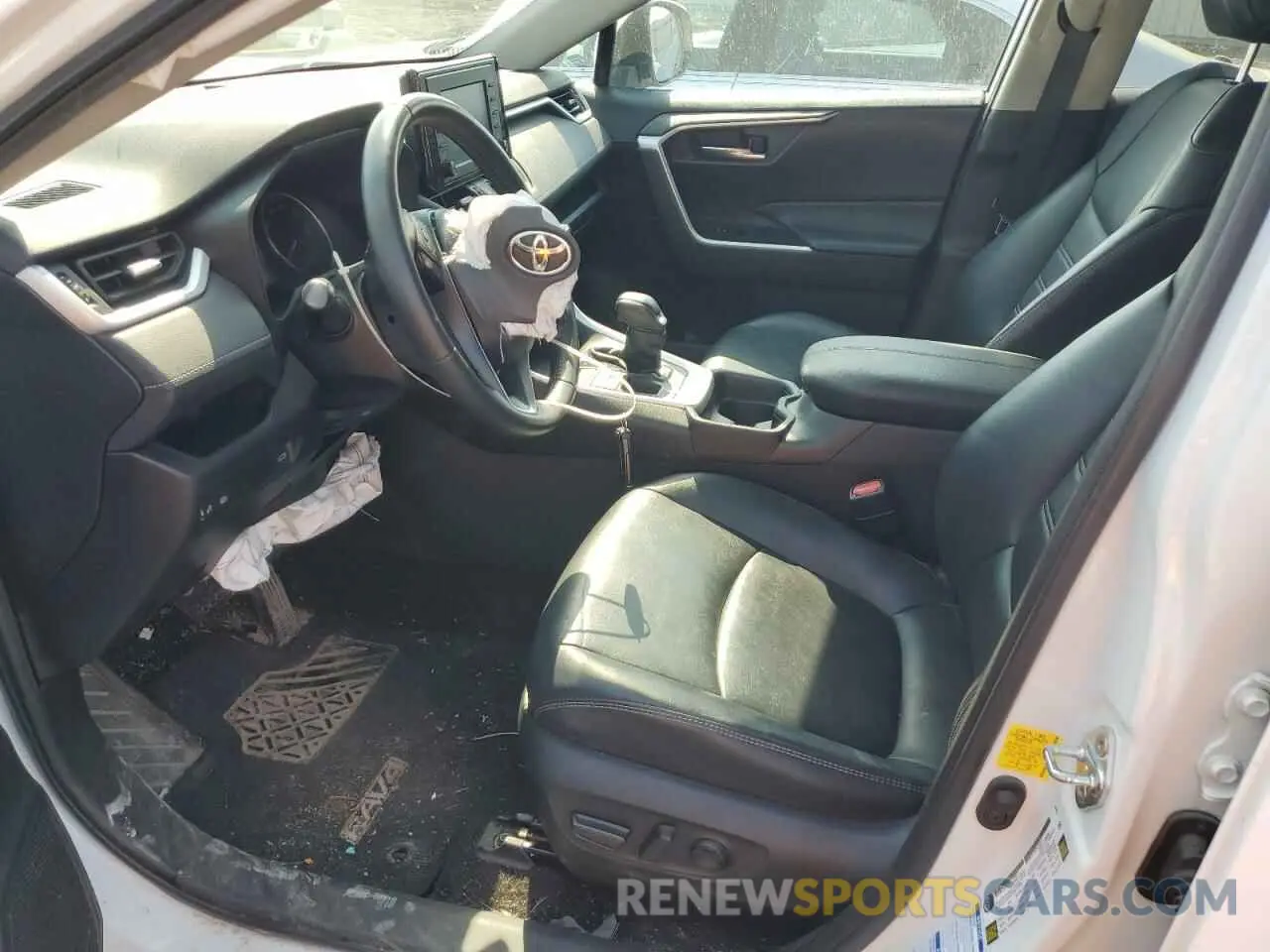 7 Photograph of a damaged car 2T3A1RFV1LW130216 TOYOTA RAV4 2020