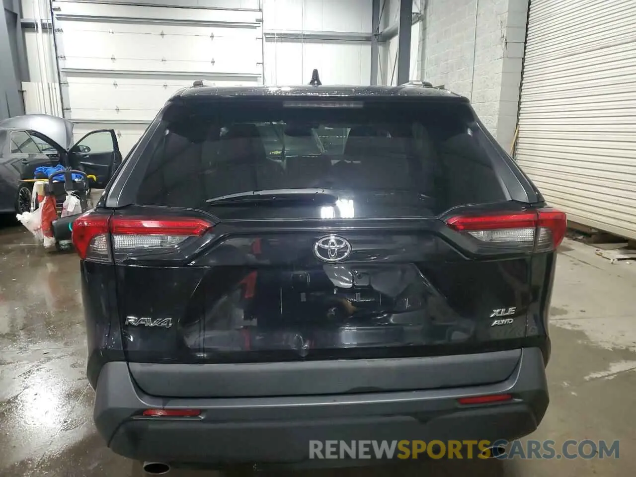 6 Photograph of a damaged car 2T3A1RFV1LW131818 TOYOTA RAV4 2020