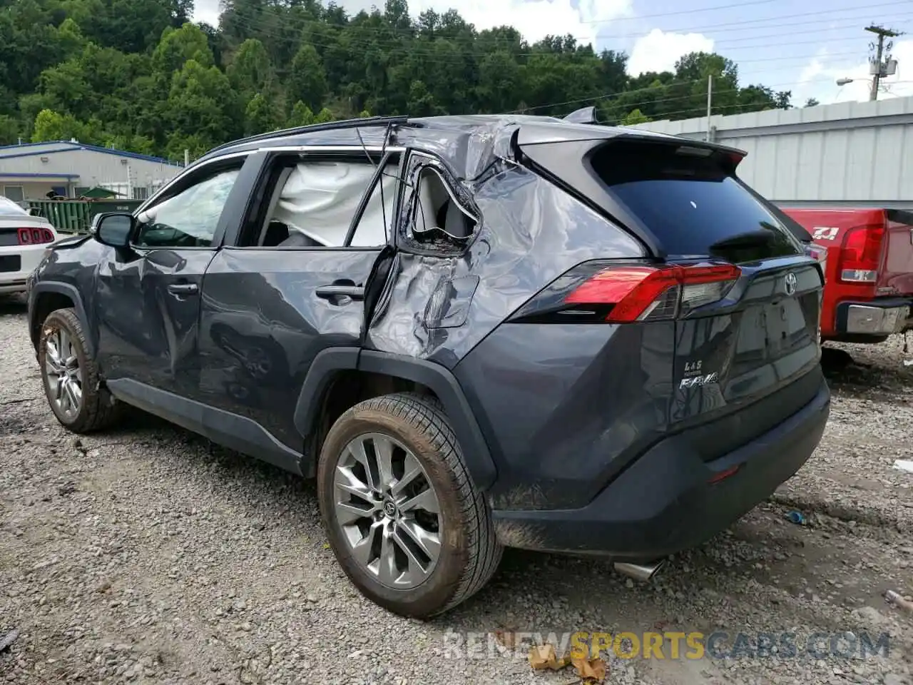 3 Photograph of a damaged car 2T3A1RFV1LW137246 TOYOTA RAV4 2020