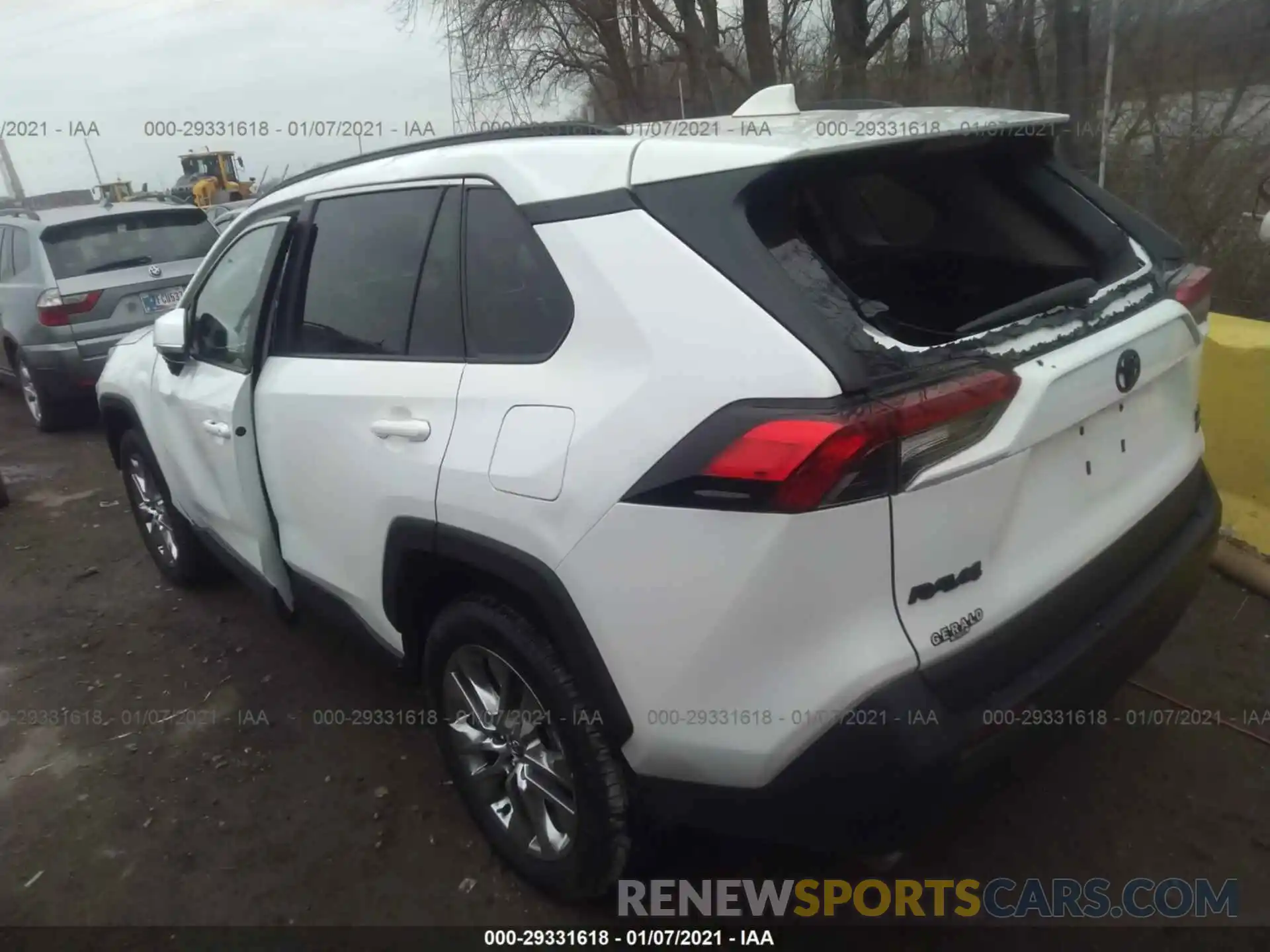 3 Photograph of a damaged car 2T3A1RFV1LW139322 TOYOTA RAV4 2020