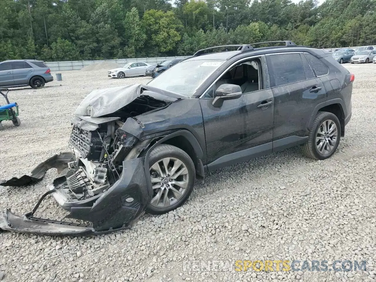 1 Photograph of a damaged car 2T3A1RFV2LW090003 TOYOTA RAV4 2020