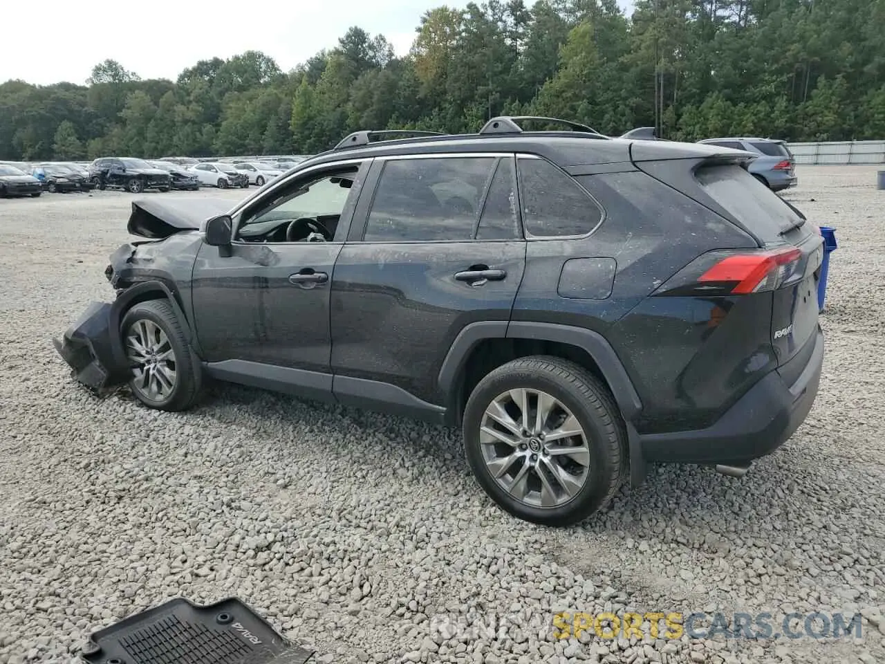 2 Photograph of a damaged car 2T3A1RFV2LW090003 TOYOTA RAV4 2020