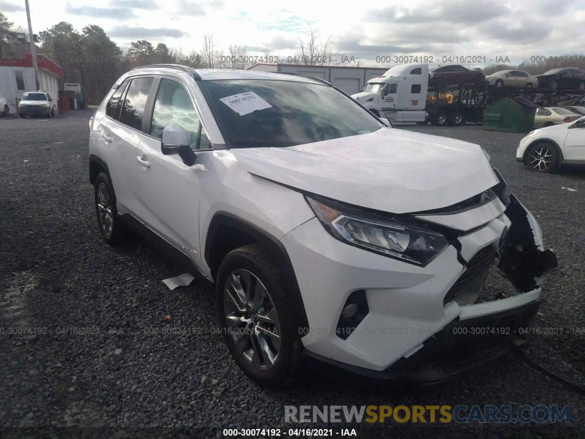 1 Photograph of a damaged car 2T3A1RFV2LW118348 TOYOTA RAV4 2020