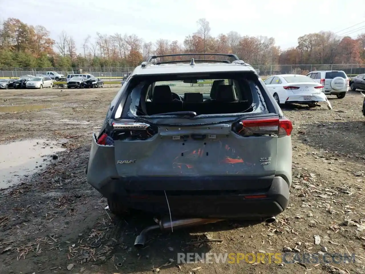 9 Photograph of a damaged car 2T3A1RFV2LW138499 TOYOTA RAV4 2020